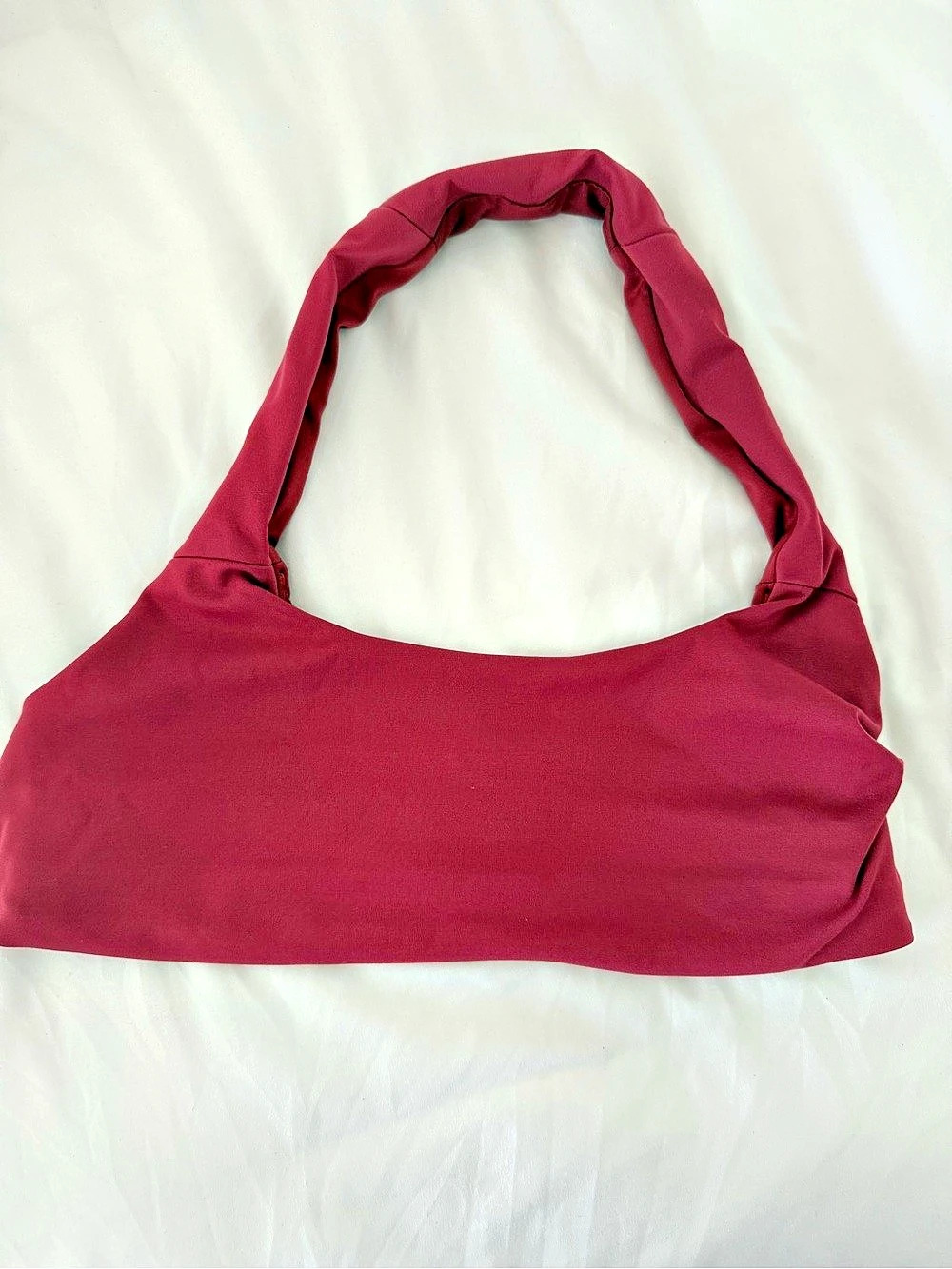 Alo softsculpt feel the heat halter bra in summer romance red